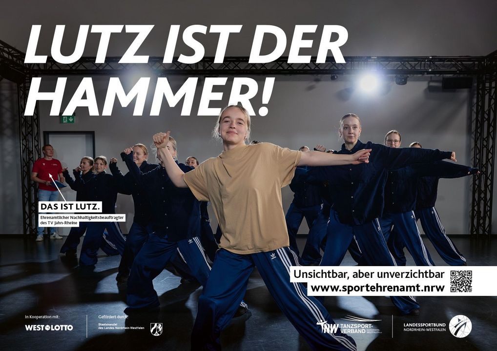 Motiv der Offensive #SPORTEHRENAMT: Ehrenamtlicher Nachhaltigkeitsbeauftragter Lutz vom TV Jahn-Rheine im Studio mit Hip-Hop-Tanzgruppe – seit 15 Jahren engagiert im Sportverein. 