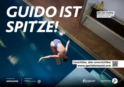 Sprung ins Wasser unter wachsamen Augen – Motiv ‚Guido ist spitze! - Wasserspringen‘ der Offensive #SPORTEHRENAMT“ – 594x420
